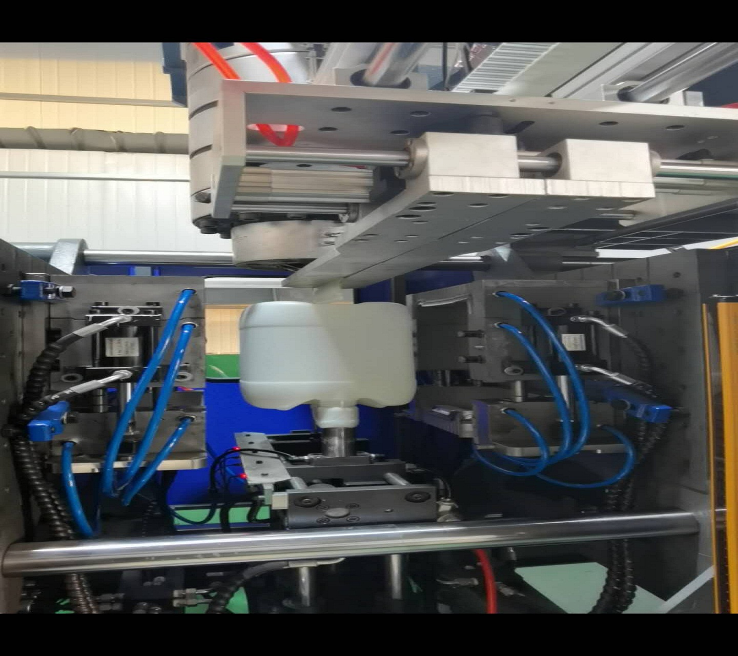 泰興市麻豆传媒网站包裝材料（liào）有限公司堆碼（mǎ）桶生產流程